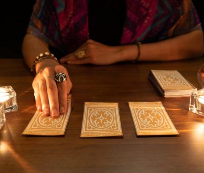 tarot augusztus